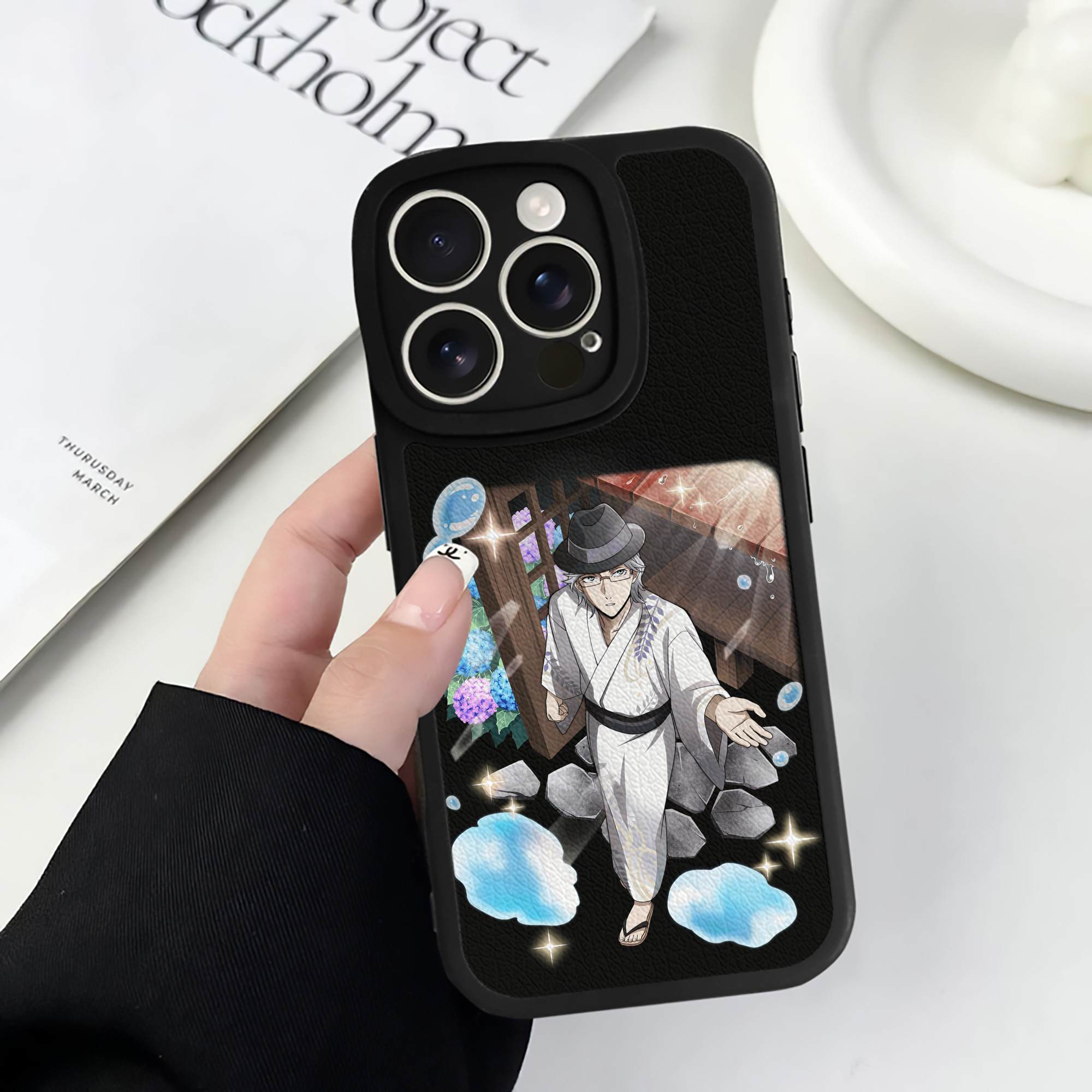 （画像用） 文豪ストレイドッグス Bungo Stray Dogs 【iPhone 16シリーズ対応】シリコンスマホケース（レザー調） 材質：シリコン